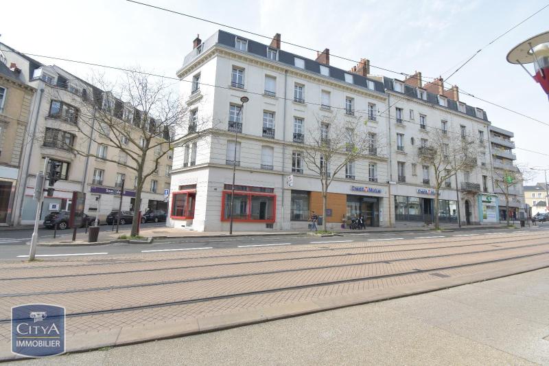 A VENDRE LOCAL COMMERCIAL CENTRE GARE LE MANS NOMBREUX BUREAUX SUPERFICIE 169 M2 VITRINES CLIMATISATION