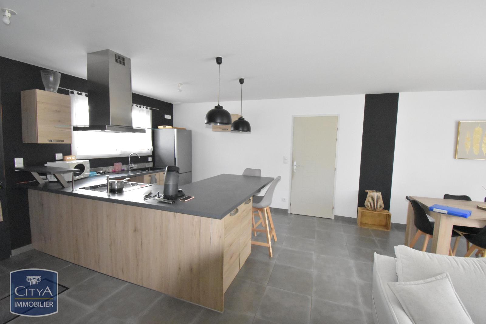 MAISON CHEMIRE LE GAUDIN SEJOUR CUISINE AMENAGEE EQUIPEE 3 CHAMBRES 1 SALLE D'EAU GARAGE JARDIN