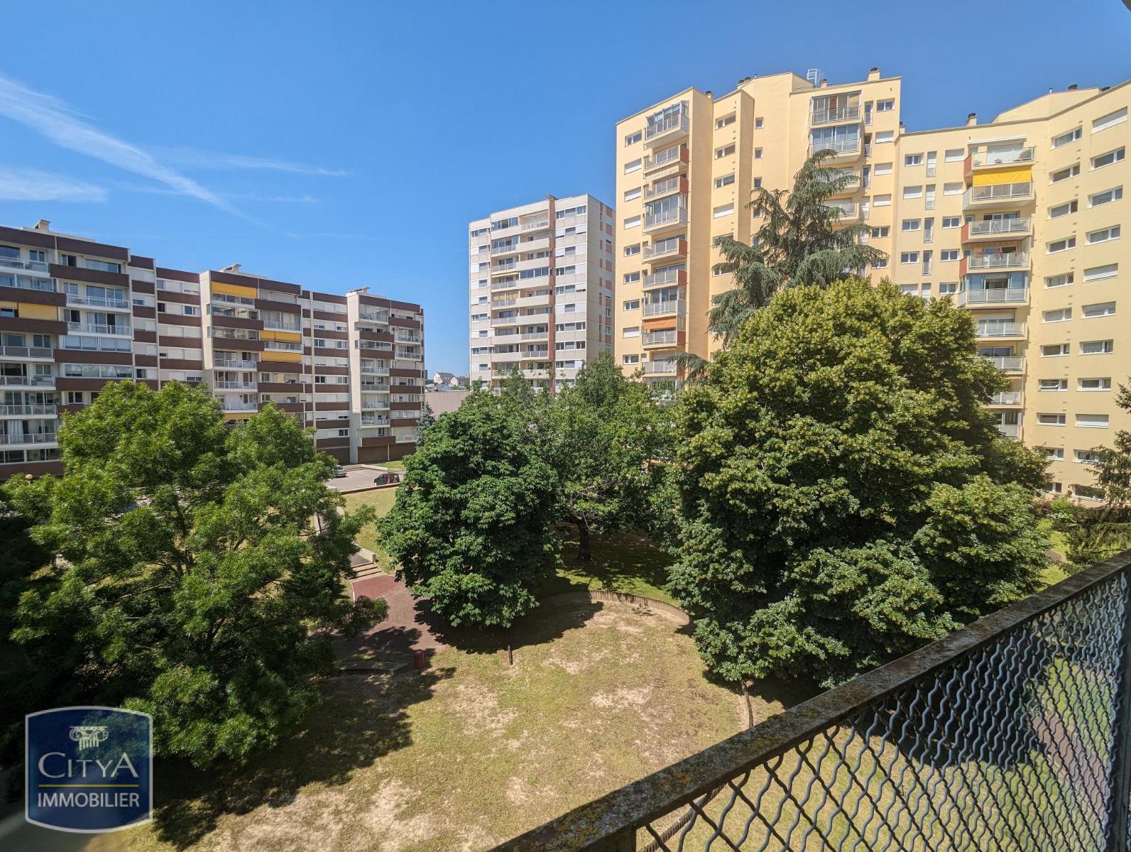 terrasse parking proche transports commerces cave douche