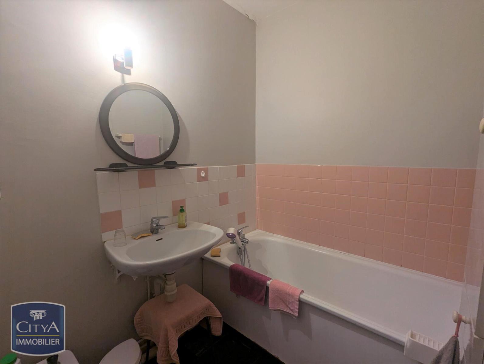 T3 CLAIRCIGNY 2 CHAMBRES CAVE SALLE DE BAIN COMMERCES TRANSPORTS