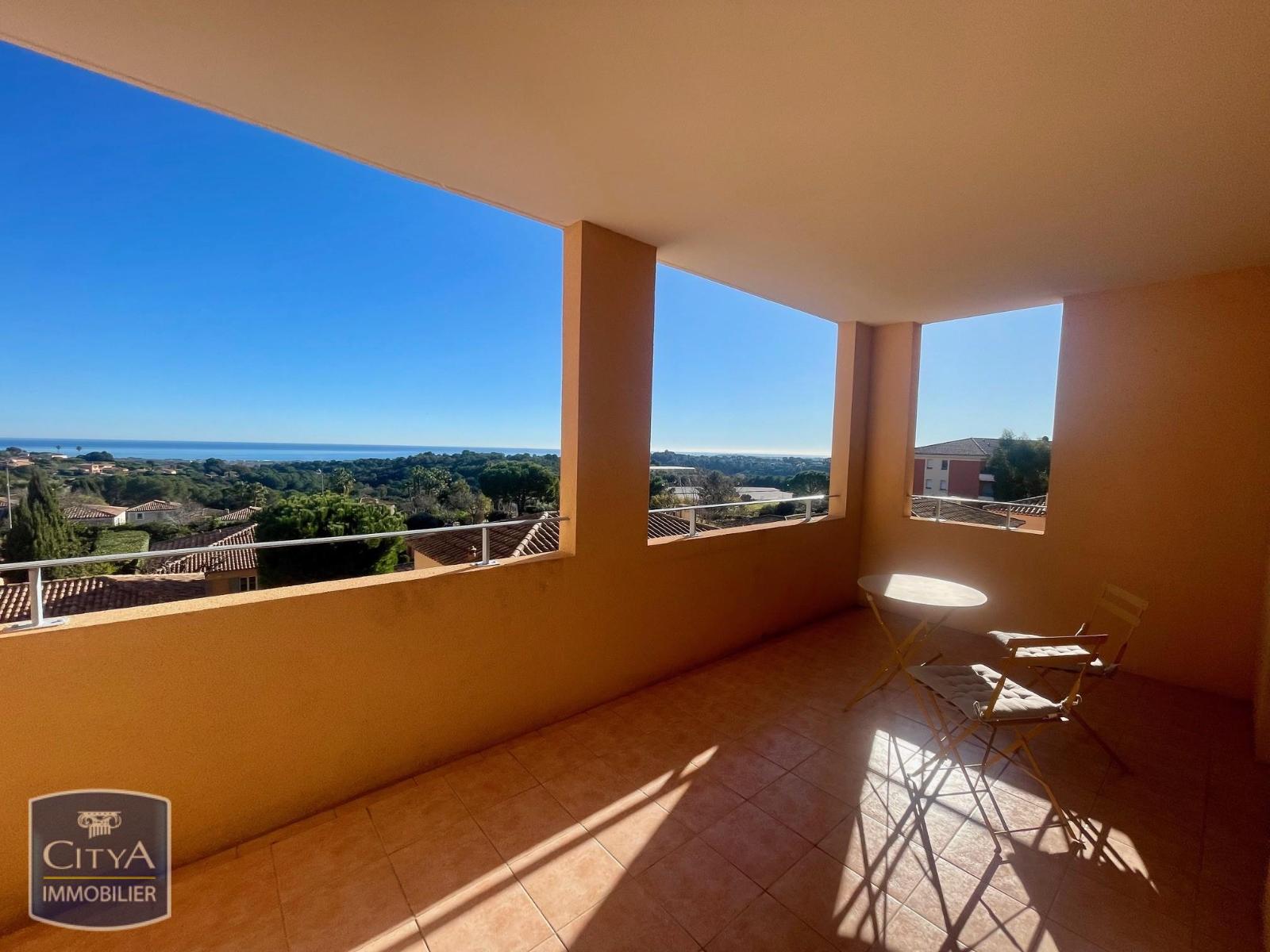 T3 MEUBLE BIOT PARKING PISCINE TERRASSE