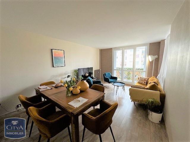 Photo Appartement 4 pièces 81.98m²