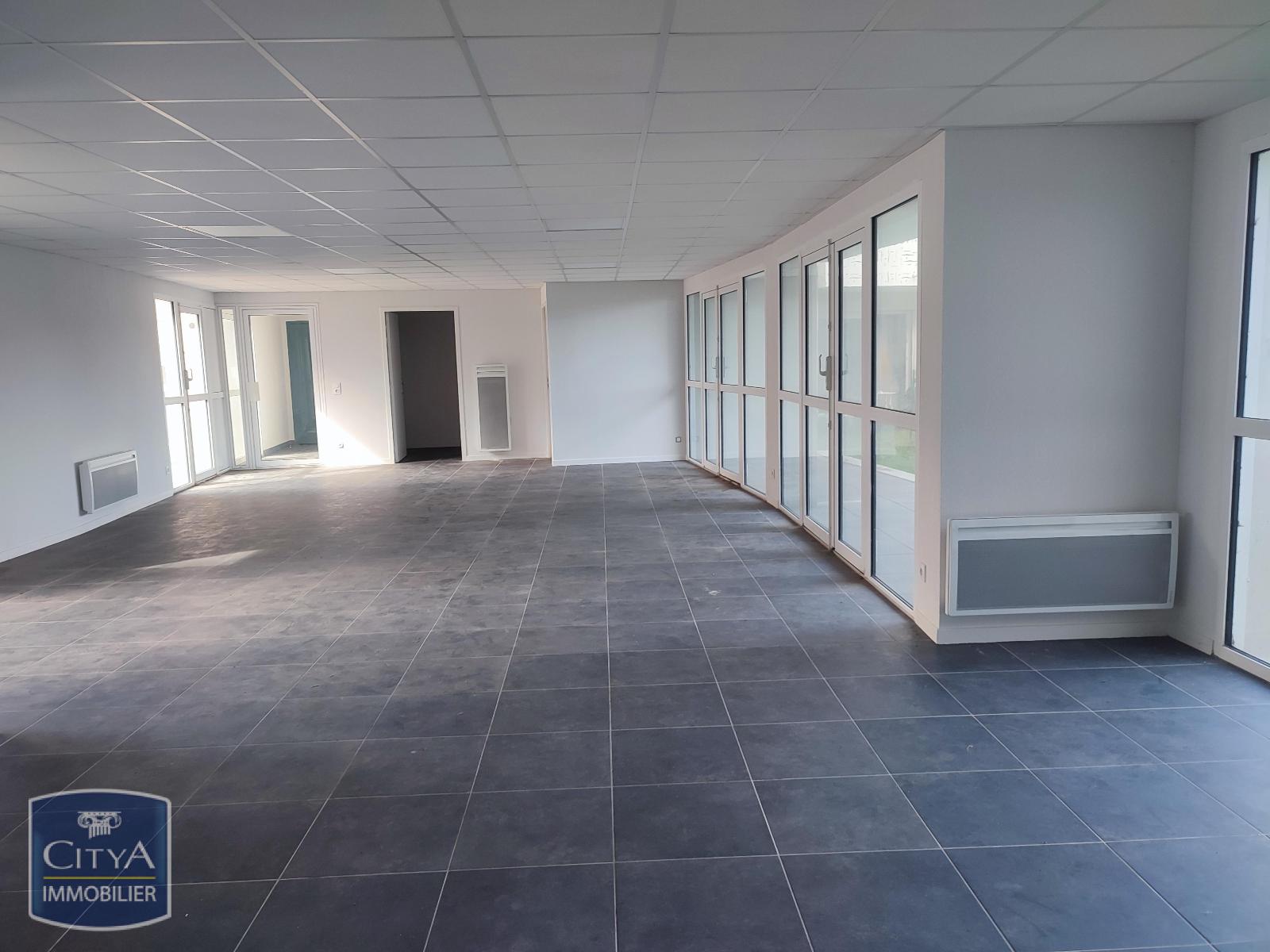 Photo Local Commercial 105m²