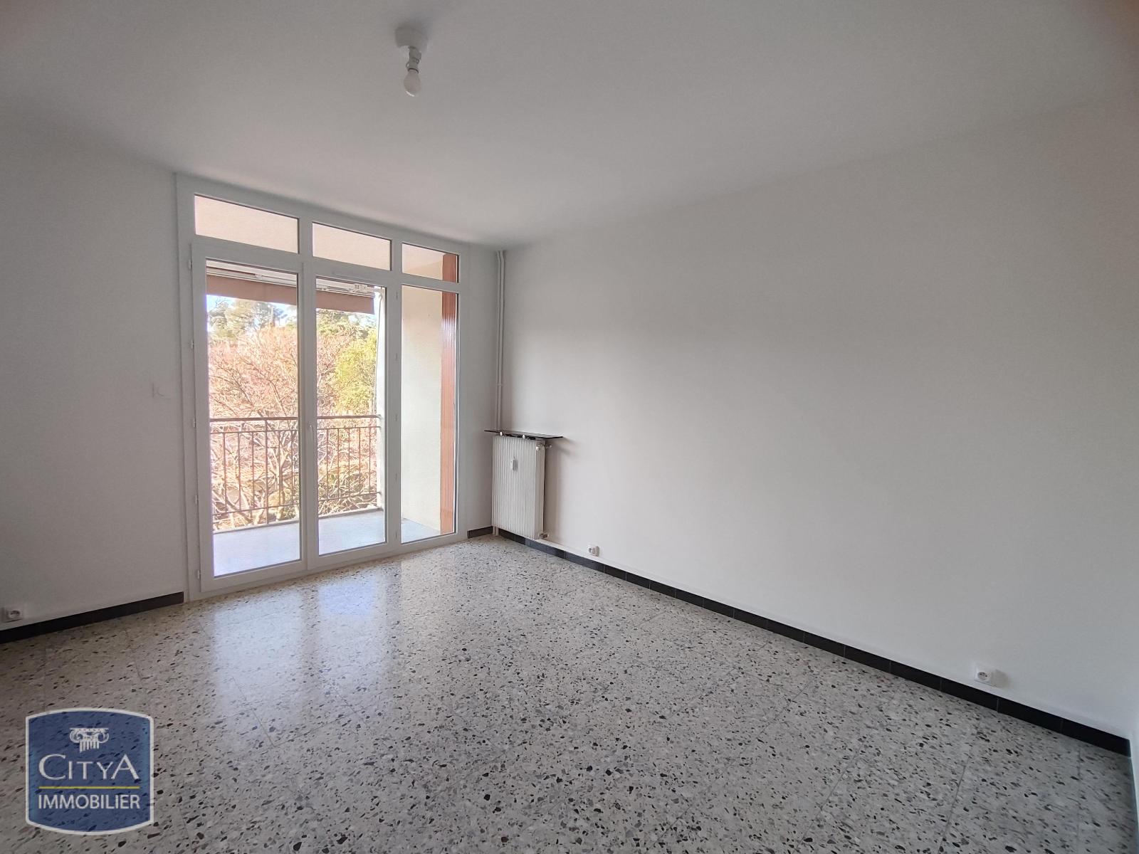 A LOUER - T4 - RESIDENCE SECURISEE - BALCON - LOGGIA - CELLIER - GARAGE - QUARTIER HOCHE - ROUTE D'UZES