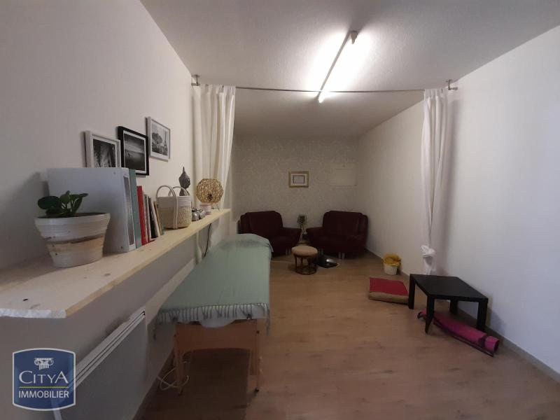 A LOUER - NIMES - LOCAL COMMERCIAL / PROFESSIONNEL - SECTEUR JEAN JAURES - DUHODA