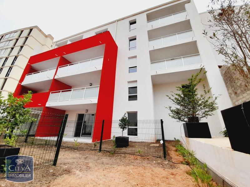 A LOUER T2 TERRASSE PARKING NIMES KENNEDY POMPIDOU