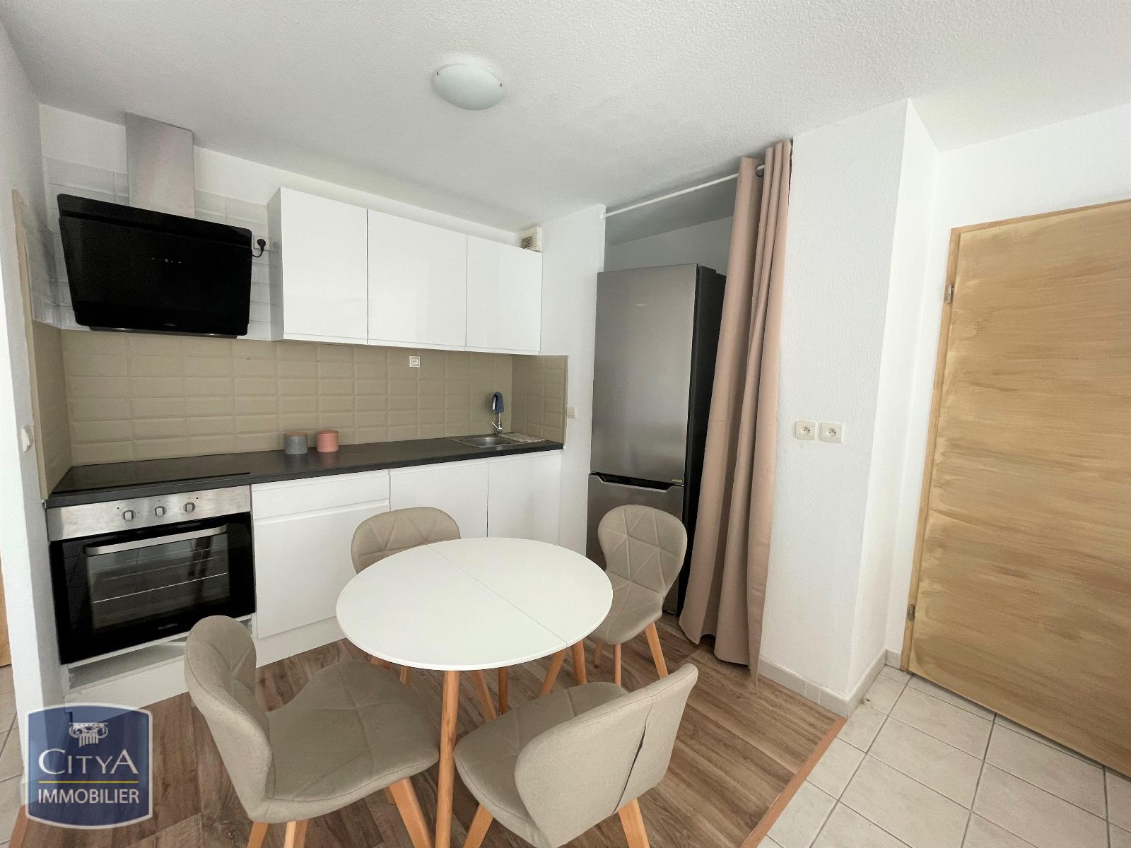 T2 - LOCATION - NIMES - MEUBLE - CLIMATISATION - RESIDENCE LE NEPTUNE