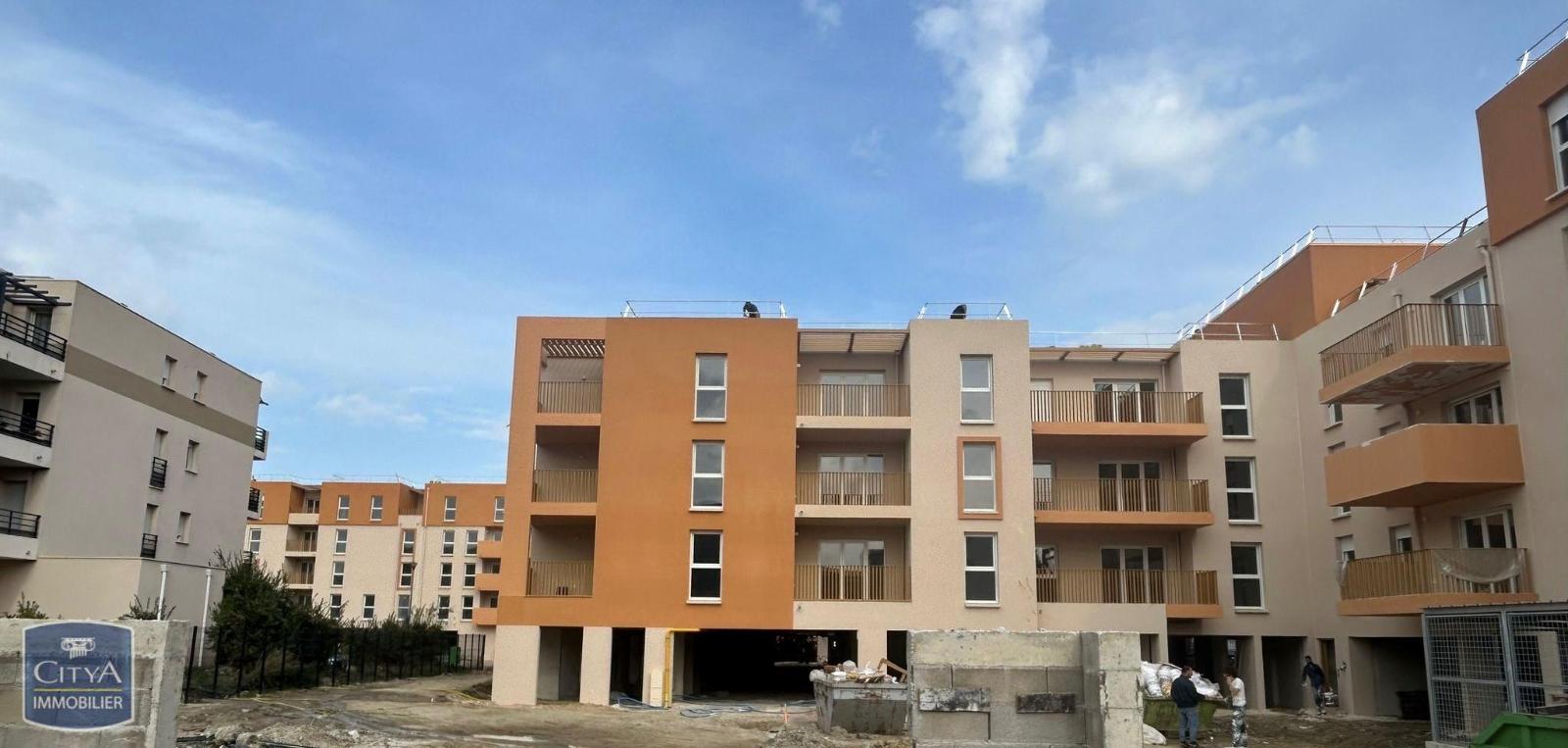 ARLES - LOCATION - RESIDENCE NEUVE - PARKING - BALCON