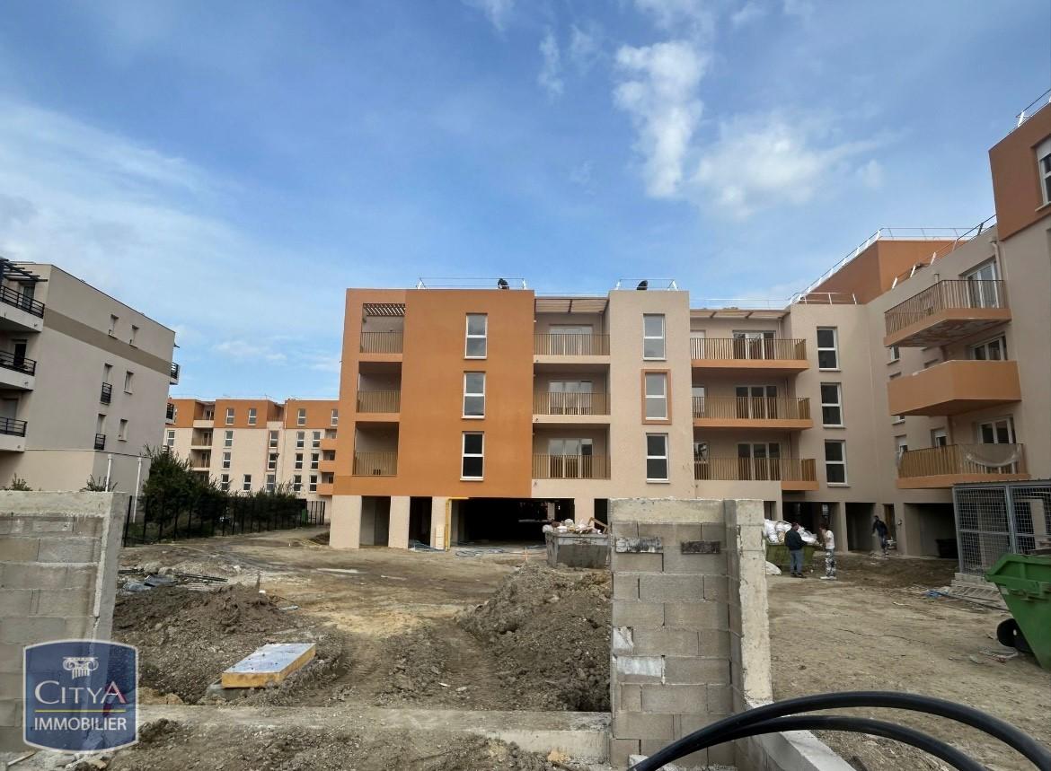 LOCATION P2 ARLES RESIDENCE NEUVE TERRASSE PARKING