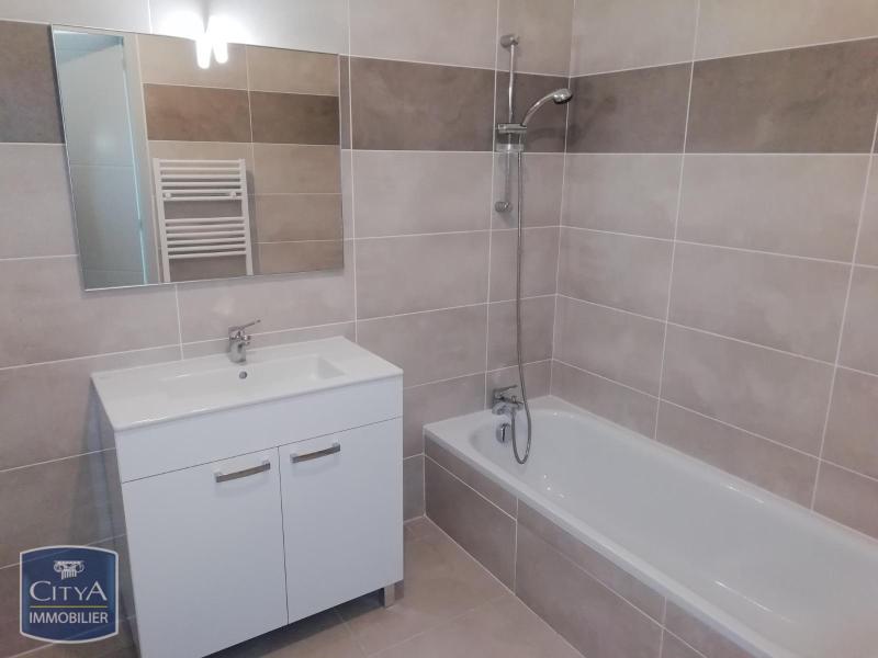 LOCATION NIMES T3 - RESIDENCE RECENTE SECURISEE - TERRASSE - PARKING - QUARTIER MARRONNIERS - PROCHE GARE