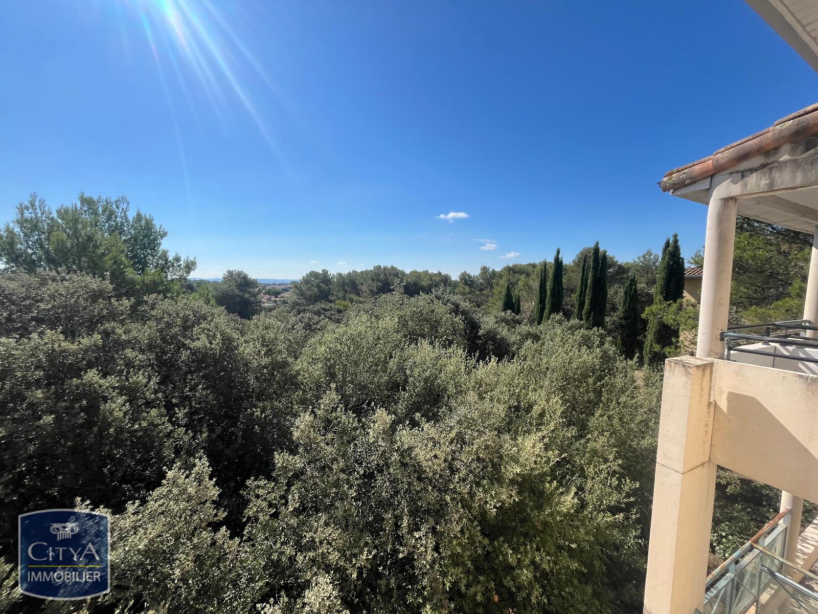 LOCATION NIMES P3 -  RESIDENCE CALME ET SECURISEE - PARKING - BALCON -PARC ARBORE - QUARTIER VACQUEROLLES