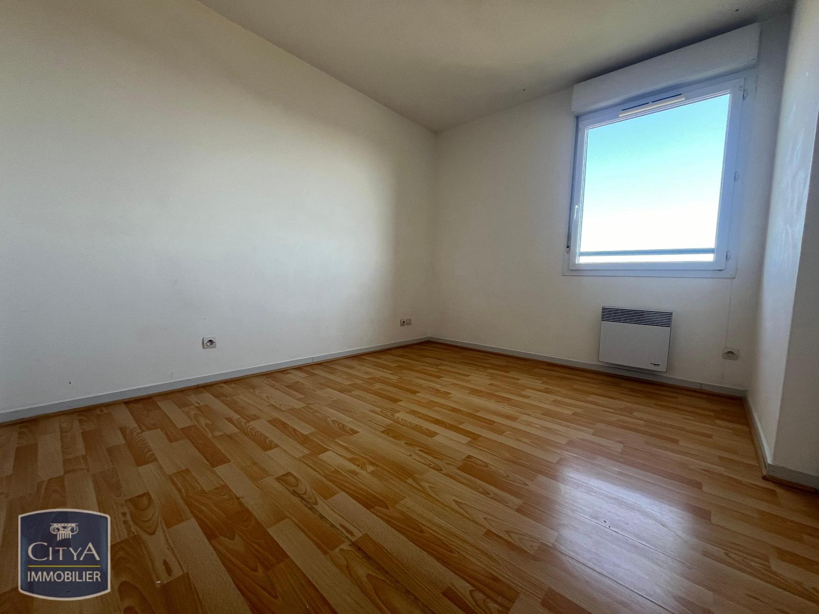 LOCATION NIMES P3 -  RESIDENCE CALME ET SECURISEE - PARKING - BALCON -PARC ARBORE - QUARTIER VACQUEROLLES