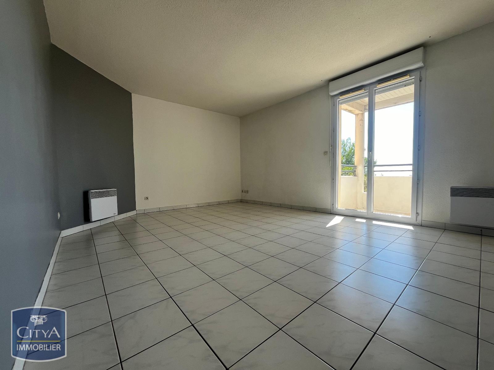 LOCATION NIMES P3 -  RESIDENCE CALME ET SECURISEE - PARKING - BALCON -PARC ARBORE - QUARTIER VACQUEROLLES