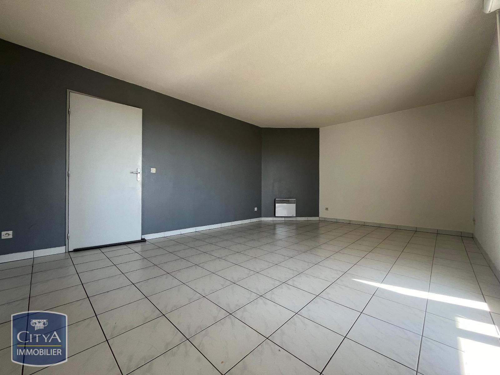 LOCATION NIMES P3 -  RESIDENCE CALME ET SECURISEE - PARKING - BALCON -PARC ARBORE - QUARTIER VACQUEROLLES