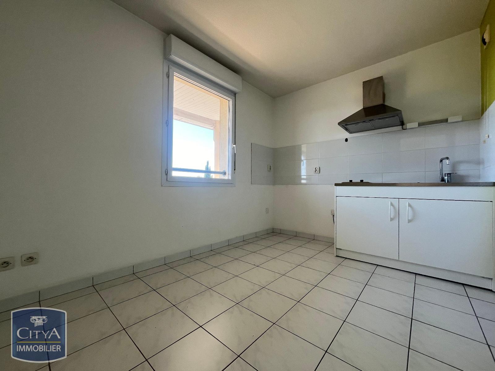 LOCATION NIMES P3 -  RESIDENCE CALME ET SECURISEE - PARKING - BALCON -PARC ARBORE - QUARTIER VACQUEROLLES