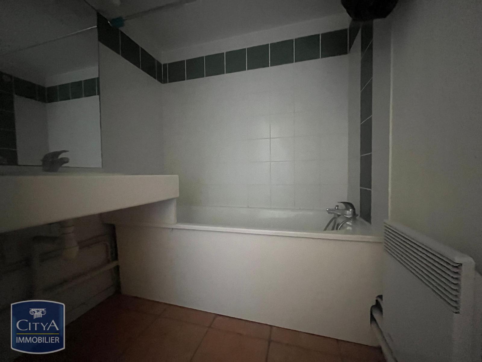 LOCATION STUDIO MEUBLE NIMES -LES JARDINS DE PASTEUR- PARKING/GARDIEN - RESIDENCE SECURISEE