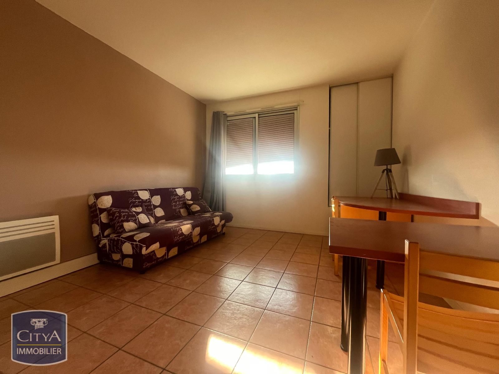 LOCATION STUDIO MEUBLE NIMES -LES JARDINS DE PASTEUR- RESIDENCE AVEC GARDIEN / PARKING LAVERIE