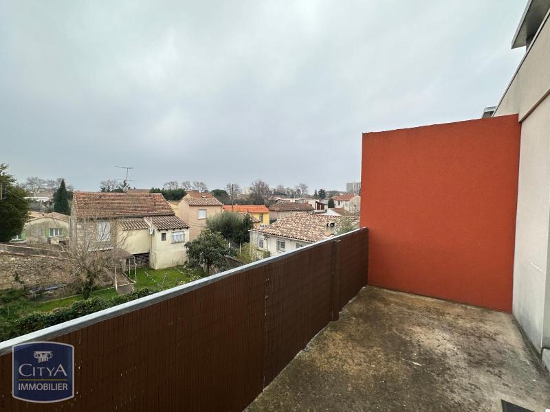 LOCATION NIMES - T3 - RESIDENCE CALME ET SECURISEE - TERRASSE - CLIMATISATION - PARKING