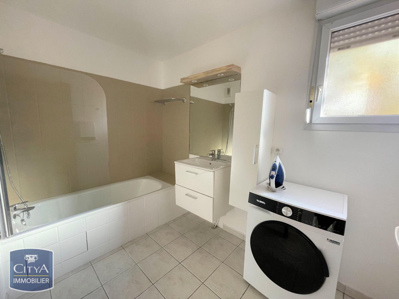 T2 - LOCATION - NIMES - MEUBLE - CLIMATISATION - RESIDENCE LE NEPTUNE