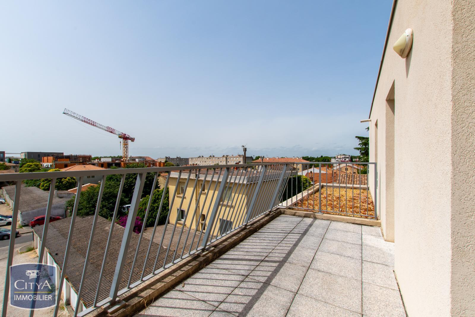 studio t2 Nîmes capouchiné parking terrasse à vendre