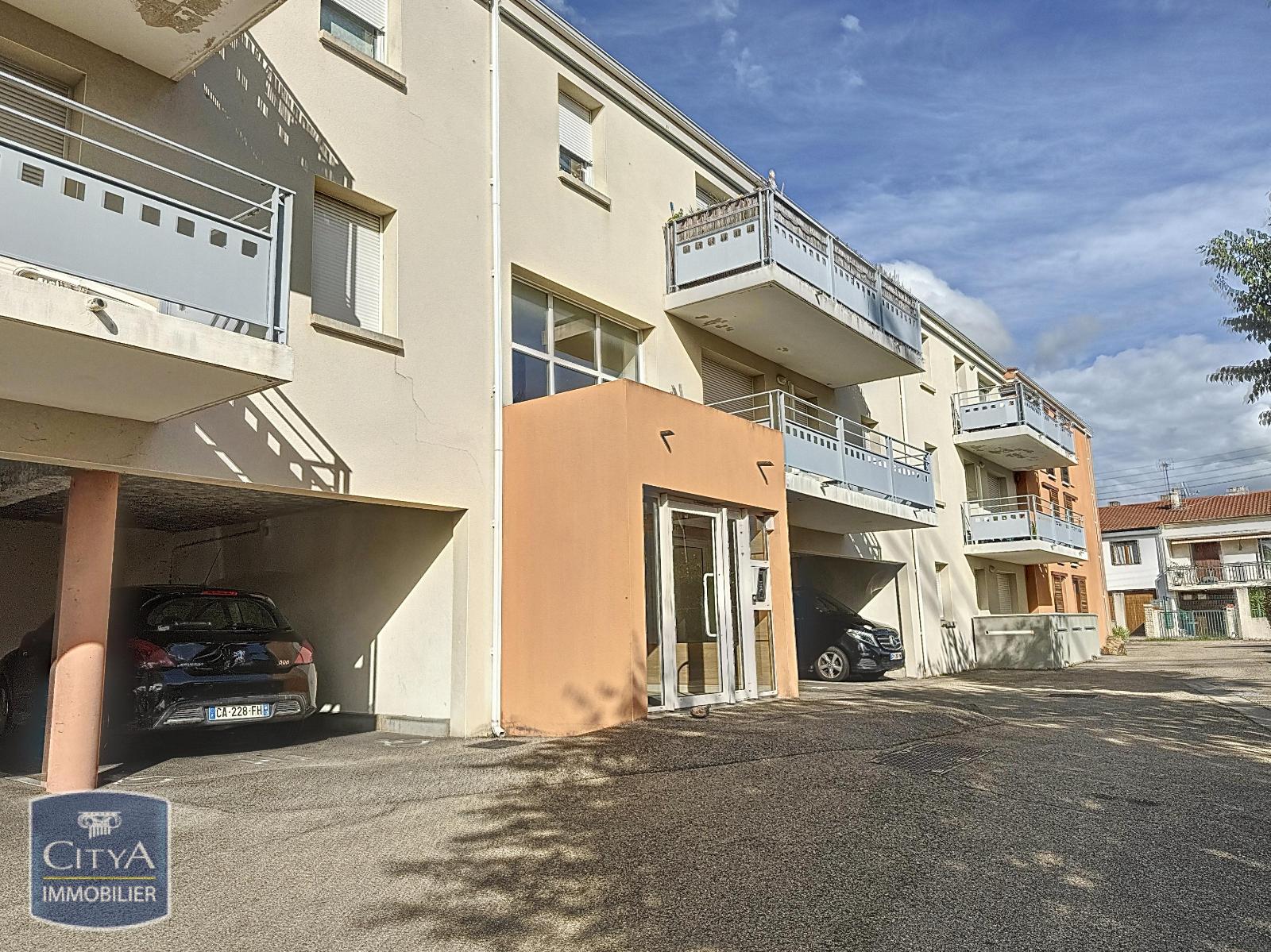 APPARTEMENT AVEC PARKING PALOMA TERRASSE CUISINE AMENAGEE 2EME ET DERNIER PAS DE VIS A VIS RECENT INVESTISSEMENT