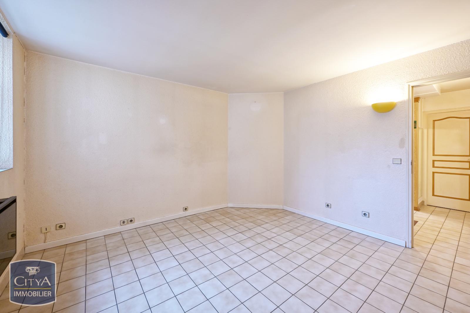 APPARTEMENT UNE CHAMBRE 38160