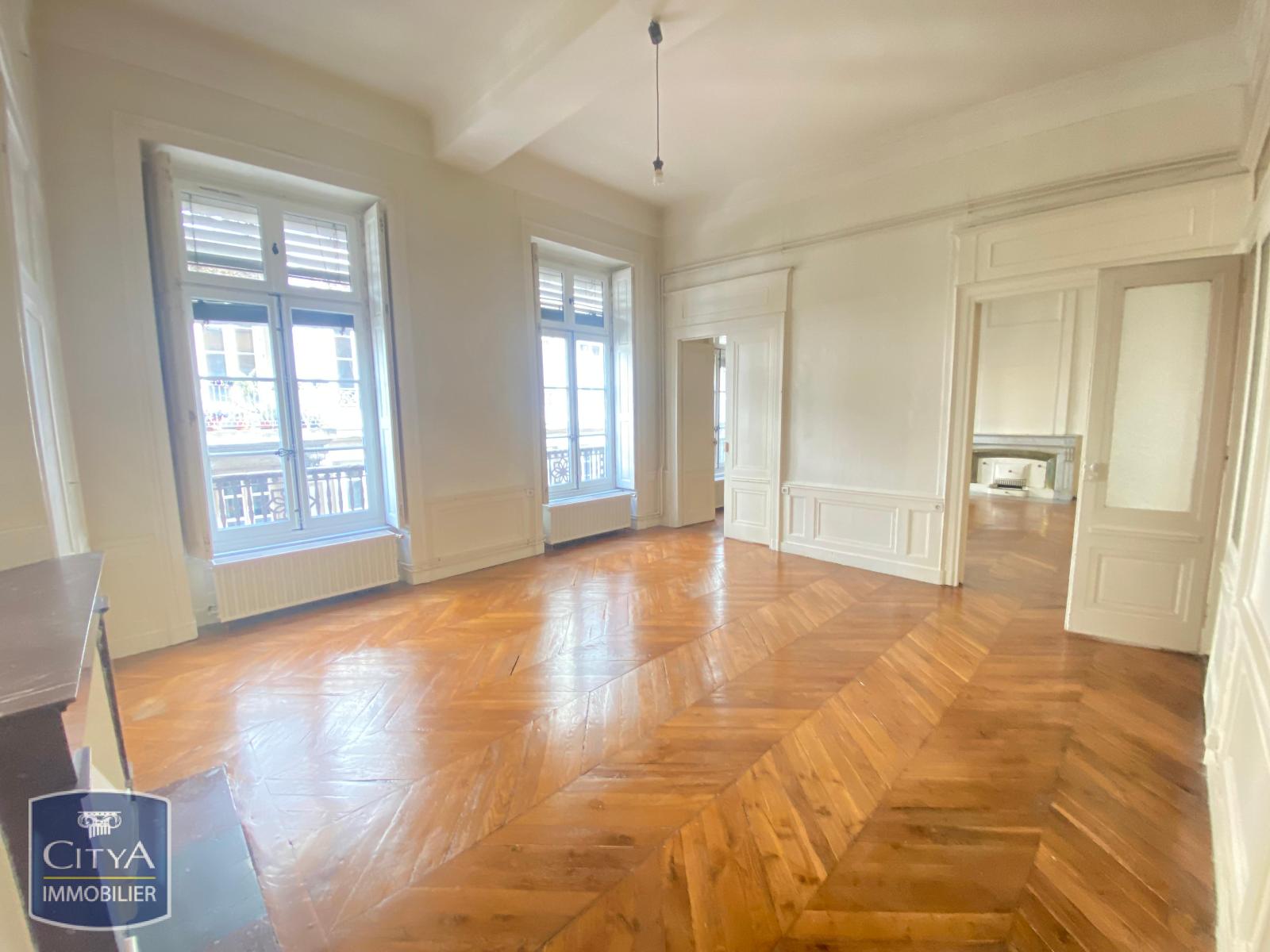 Photo Appartement 4 pièces 156.39m²