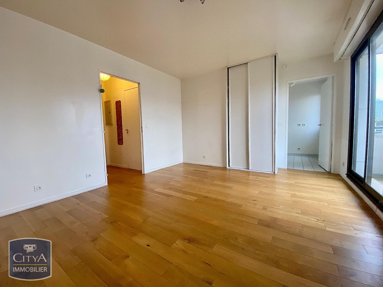 Photo 1 appartement Courbevoie