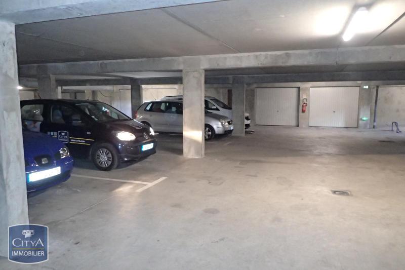 A LOUER PARKING CLOS DE LA SUISSE