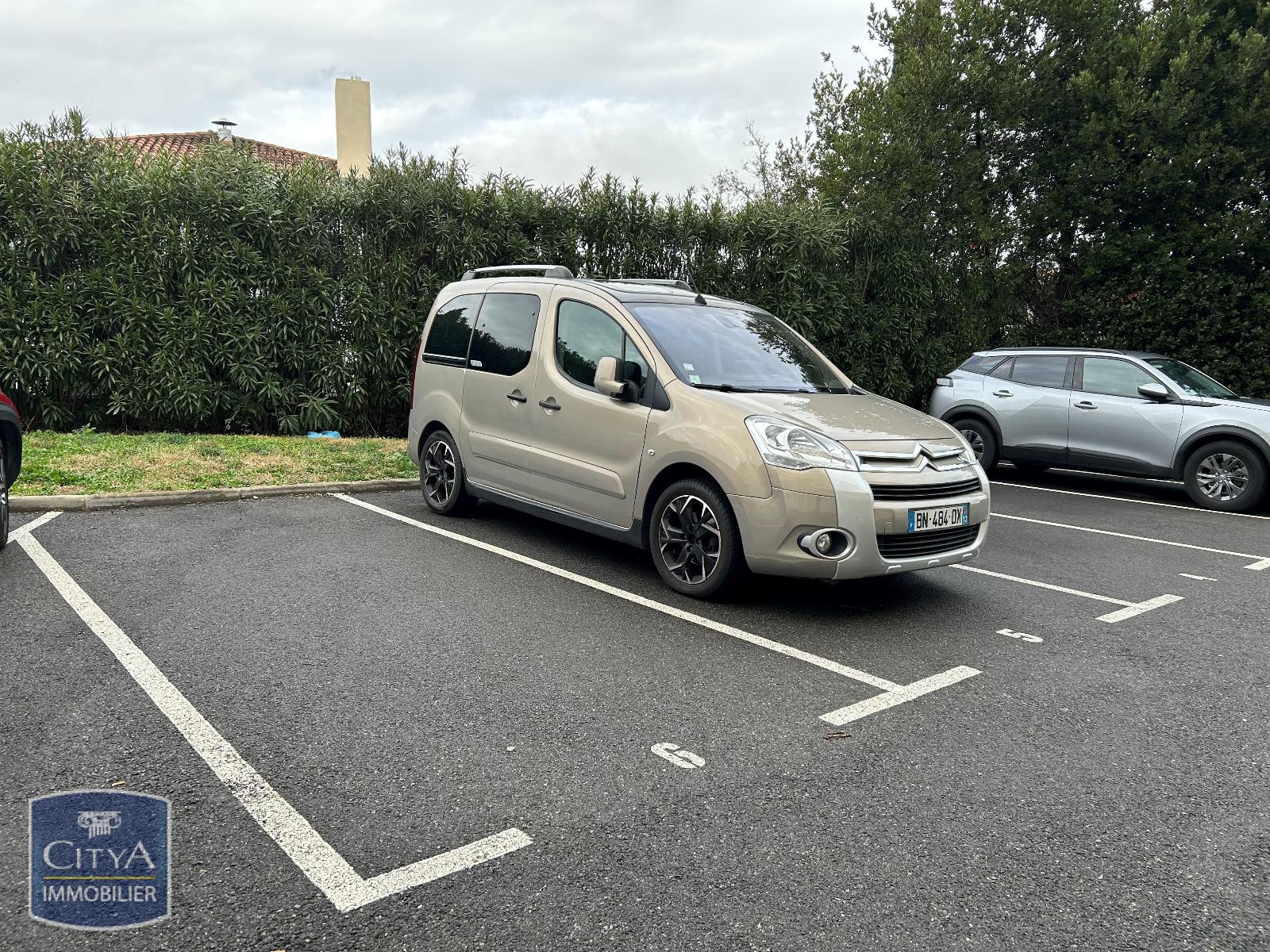 Photo 0 parking Istres